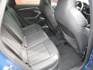 AUDI S3 Limousine 2.0 TFSI quattro NAVI LED AKRAPOVIC