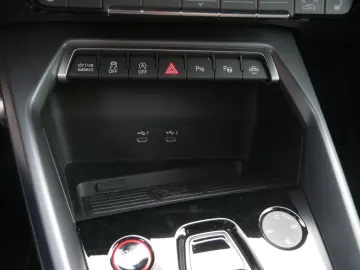 AUDI S3 Limousine 2.0 TFSI quattro NAVI LED AKRAPOVIC