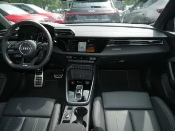 AUDI S3 Limousine 2.0 TFSI quattro NAVI LED AKRAPOVIC