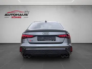 AUDI S3 Limousine 2.0 TFSI quattro AKRAPOVIC SONOS