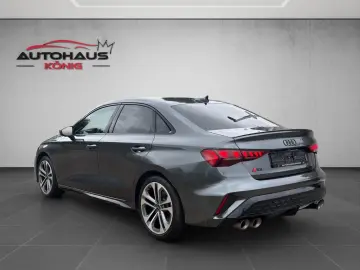 AUDI S3 Limousine 2.0 TFSI quattro AKRAPOVIC SONOS