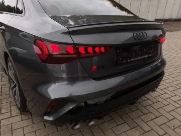 AUDI S3 Limousine 2.0 TFSI quattro AKRAPOVIC SONOS