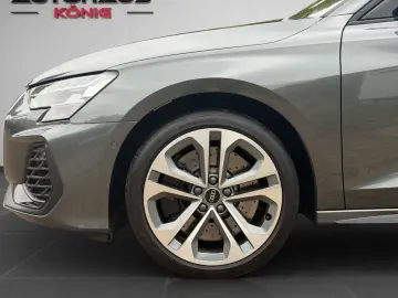 AUDI S3 Limousine 2.0 TFSI quattro AKRAPOVIC SONOS
