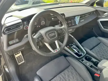 AUDI S3 Limousine qu. BLACK PANO AKRAPOVIC HuD KAMERA