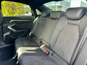 AUDI S3 Limousine qu. BLACK PANO AKRAPOVIC HuD KAMERA