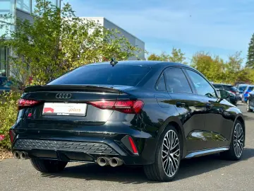 AUDI S3 Limousine qu. BLACK PANO AKRAPOVIC HuD KAMERA