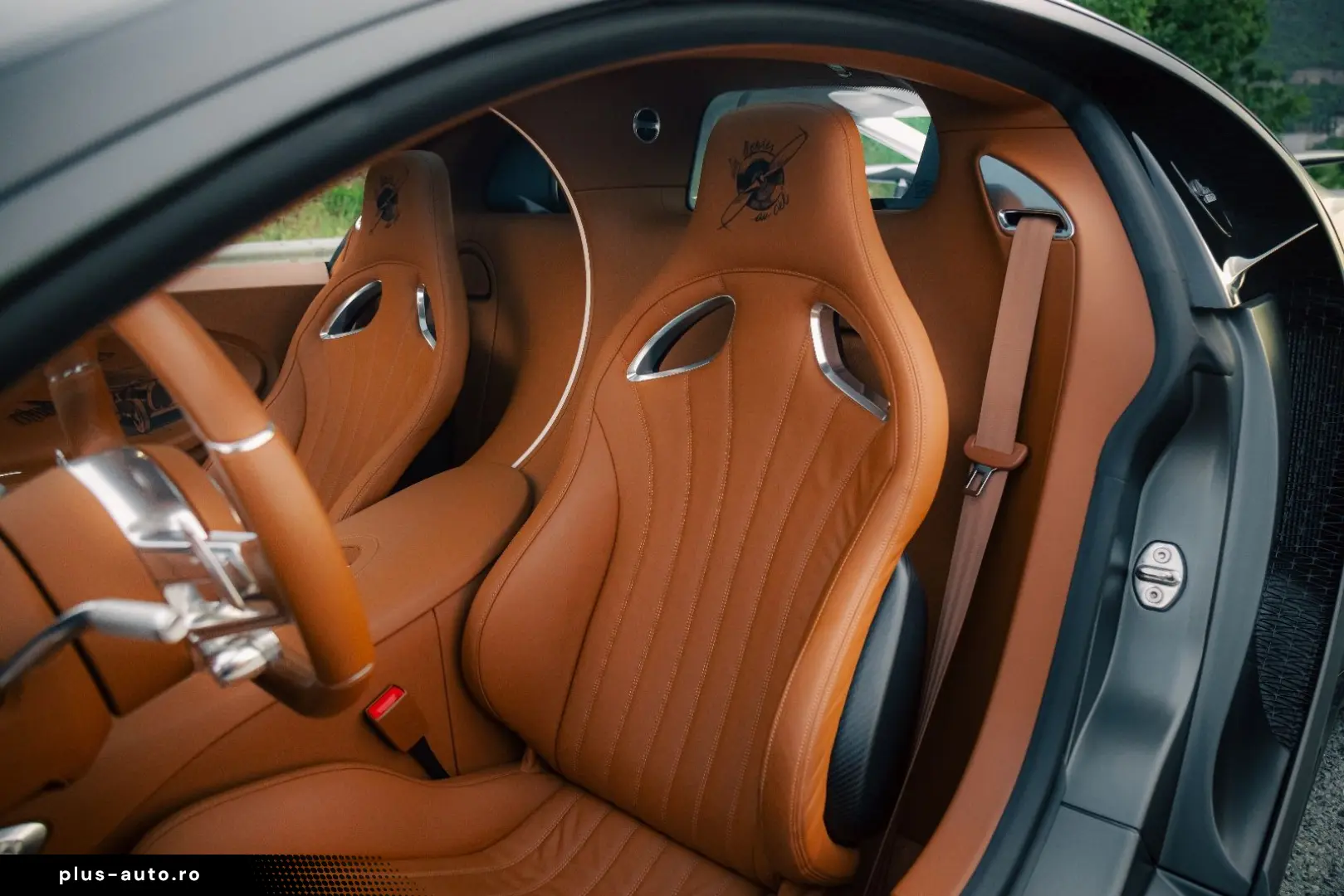 BUGATTI Chiron Sport  Les Légendes du Ciel  - 1 of 5
