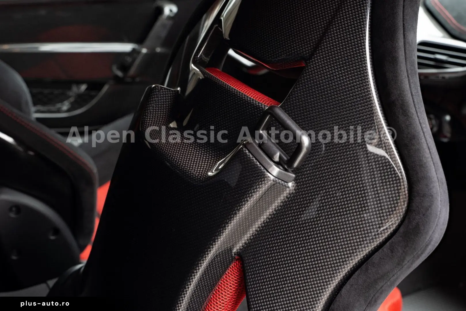 FERRARI 458 Speciale Carbon
