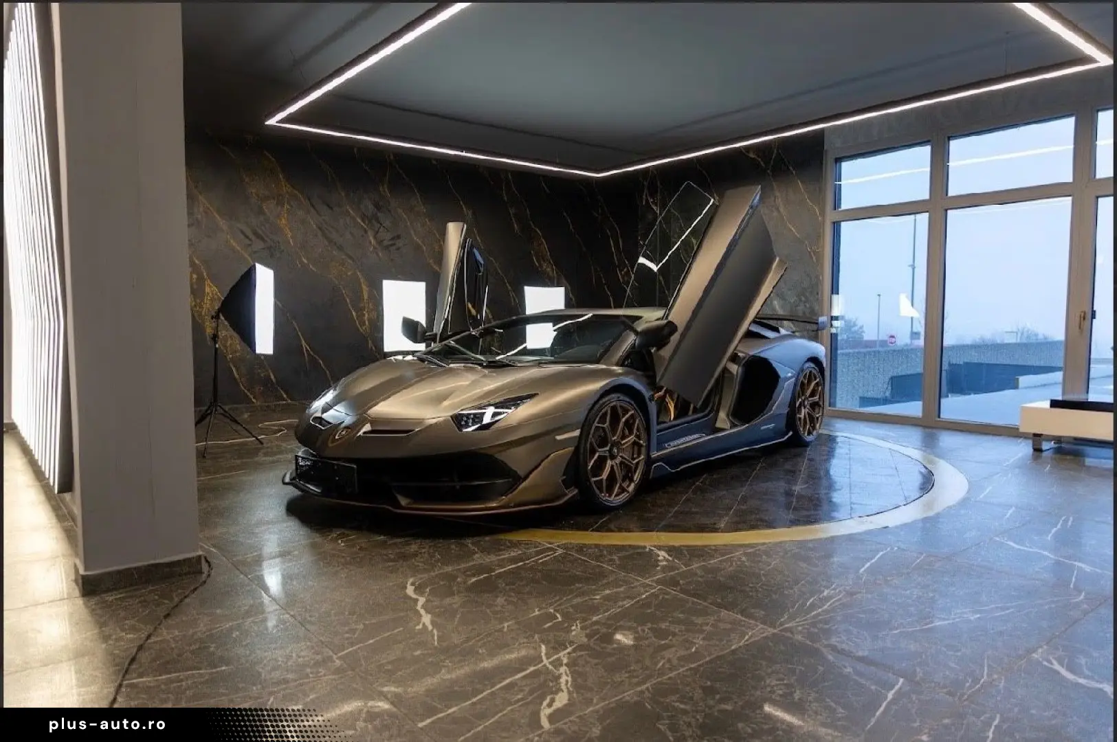 LAMBORGHINI Aventador SVJ