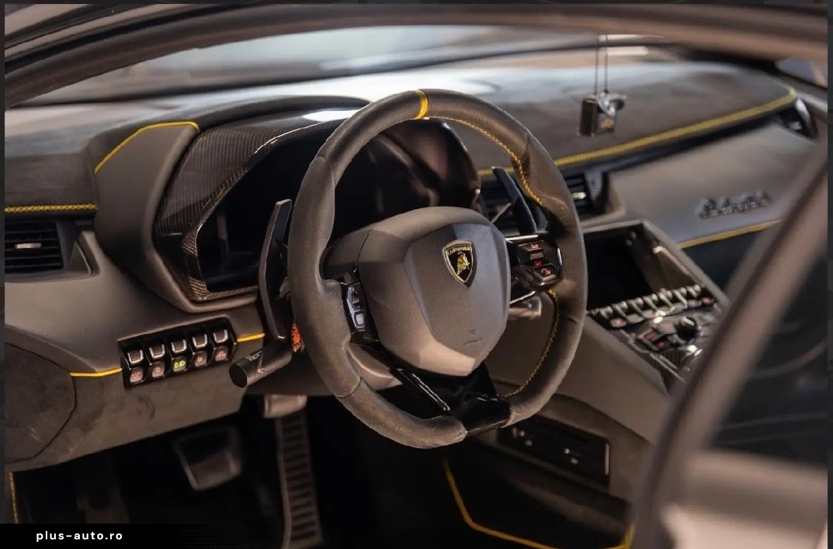 LAMBORGHINI Aventador SVJ