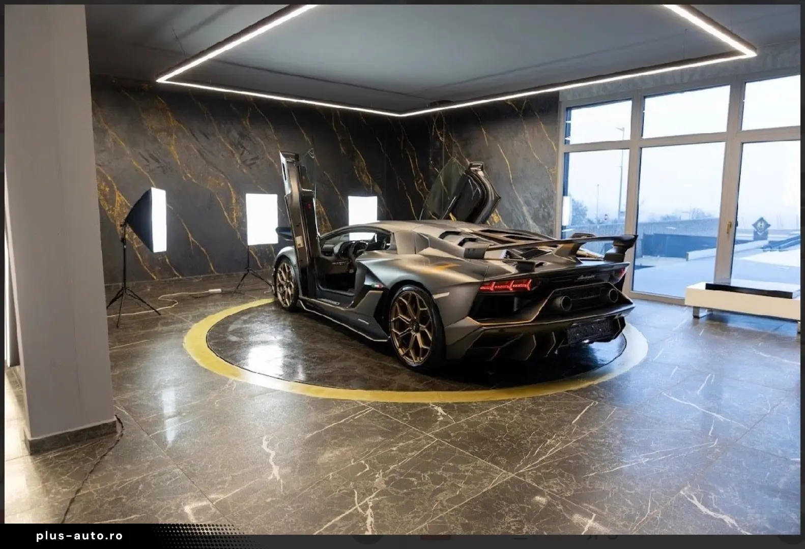 LAMBORGHINI Aventador SVJ