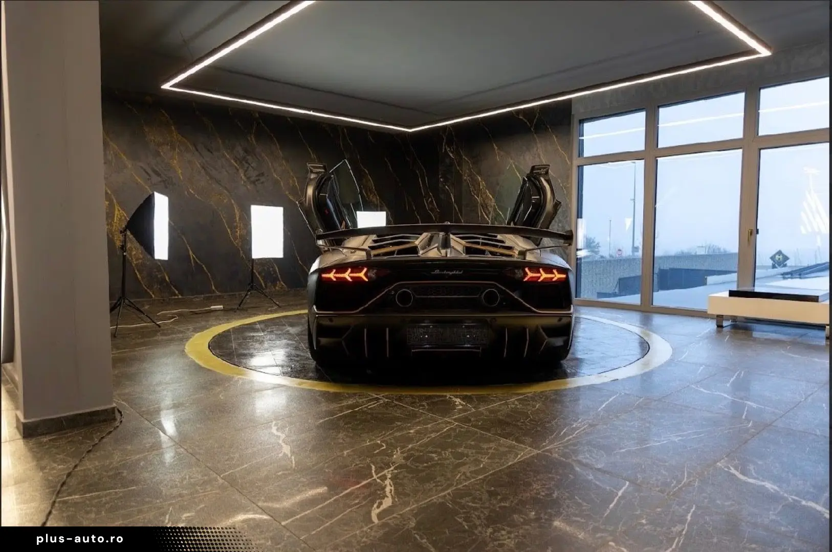 LAMBORGHINI Aventador SVJ