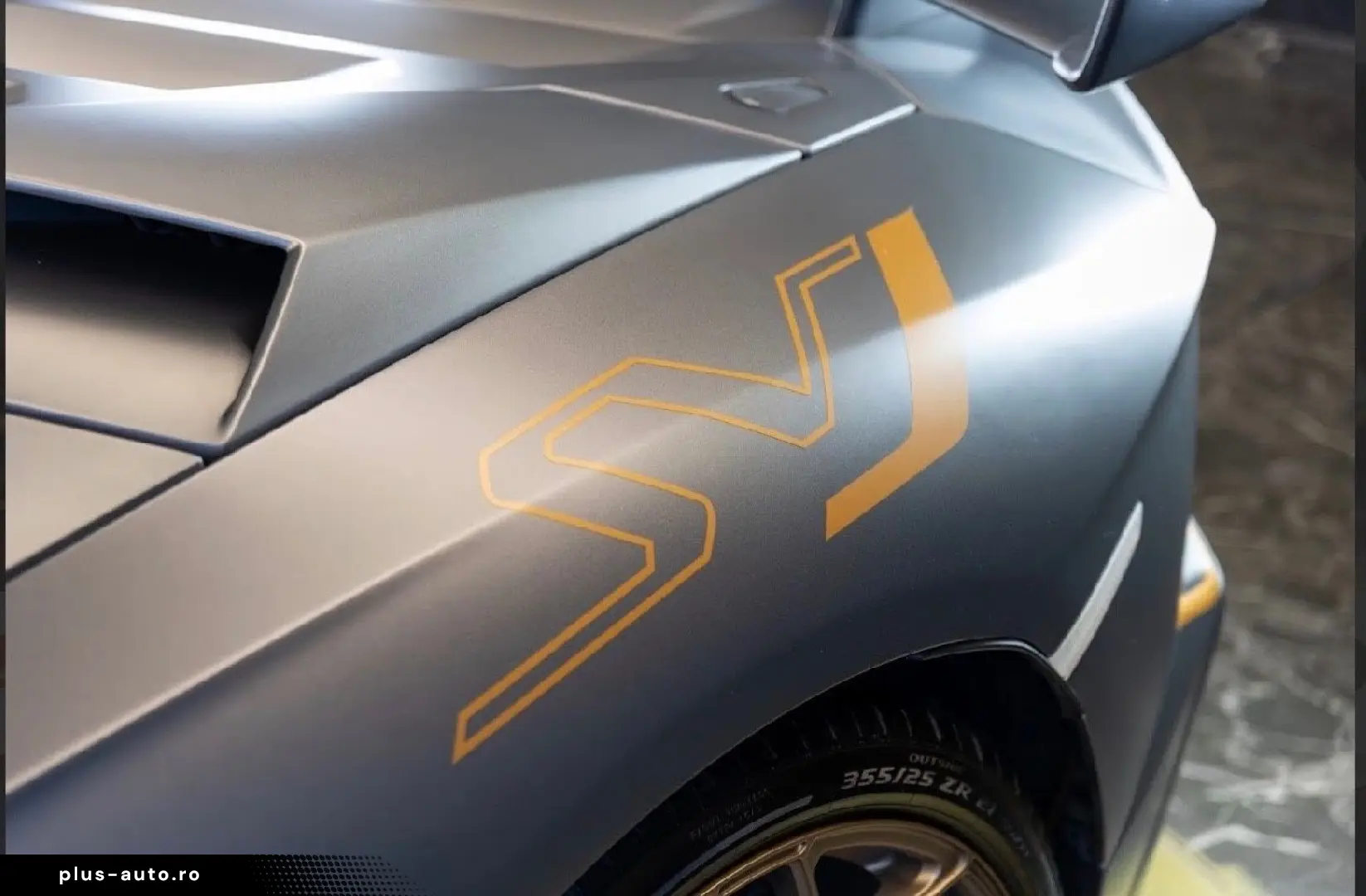 LAMBORGHINI Aventador SVJ