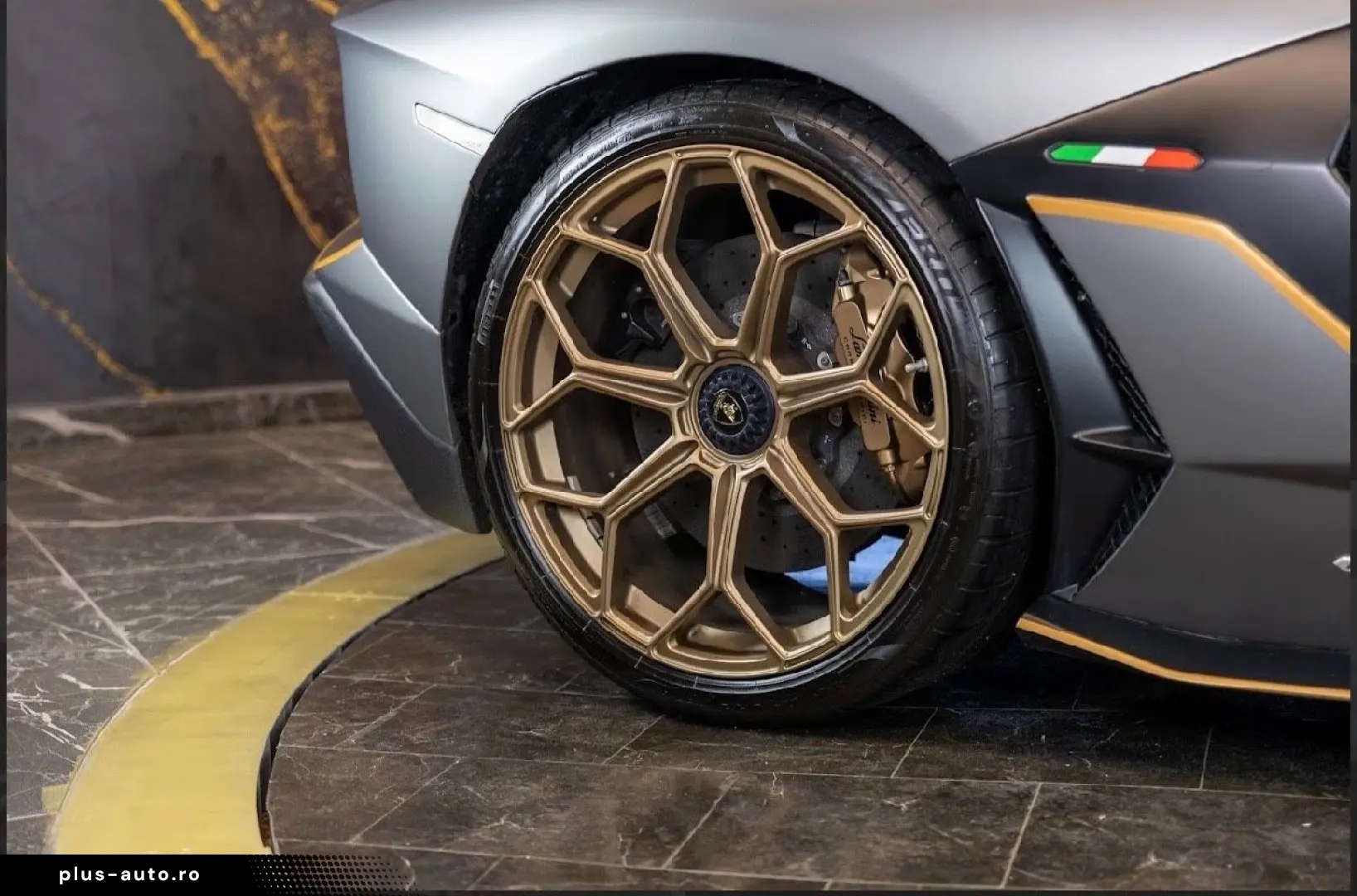 LAMBORGHINI Aventador SVJ