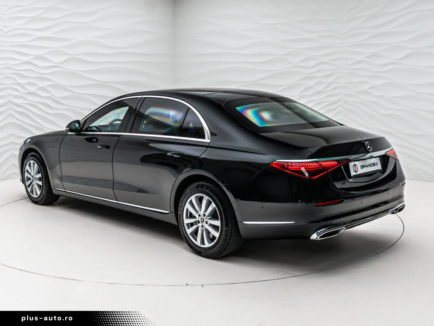 MERCEDES-BENZ S 680 GUARD VR10 4 Seats Fond TV