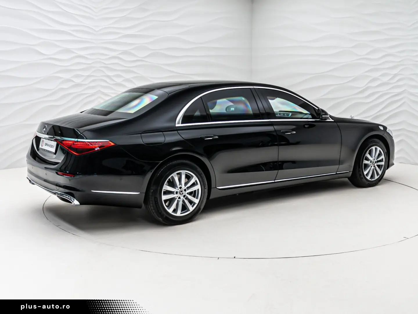 MERCEDES-BENZ S 680 GUARD VR10 4 Seats Fond TV