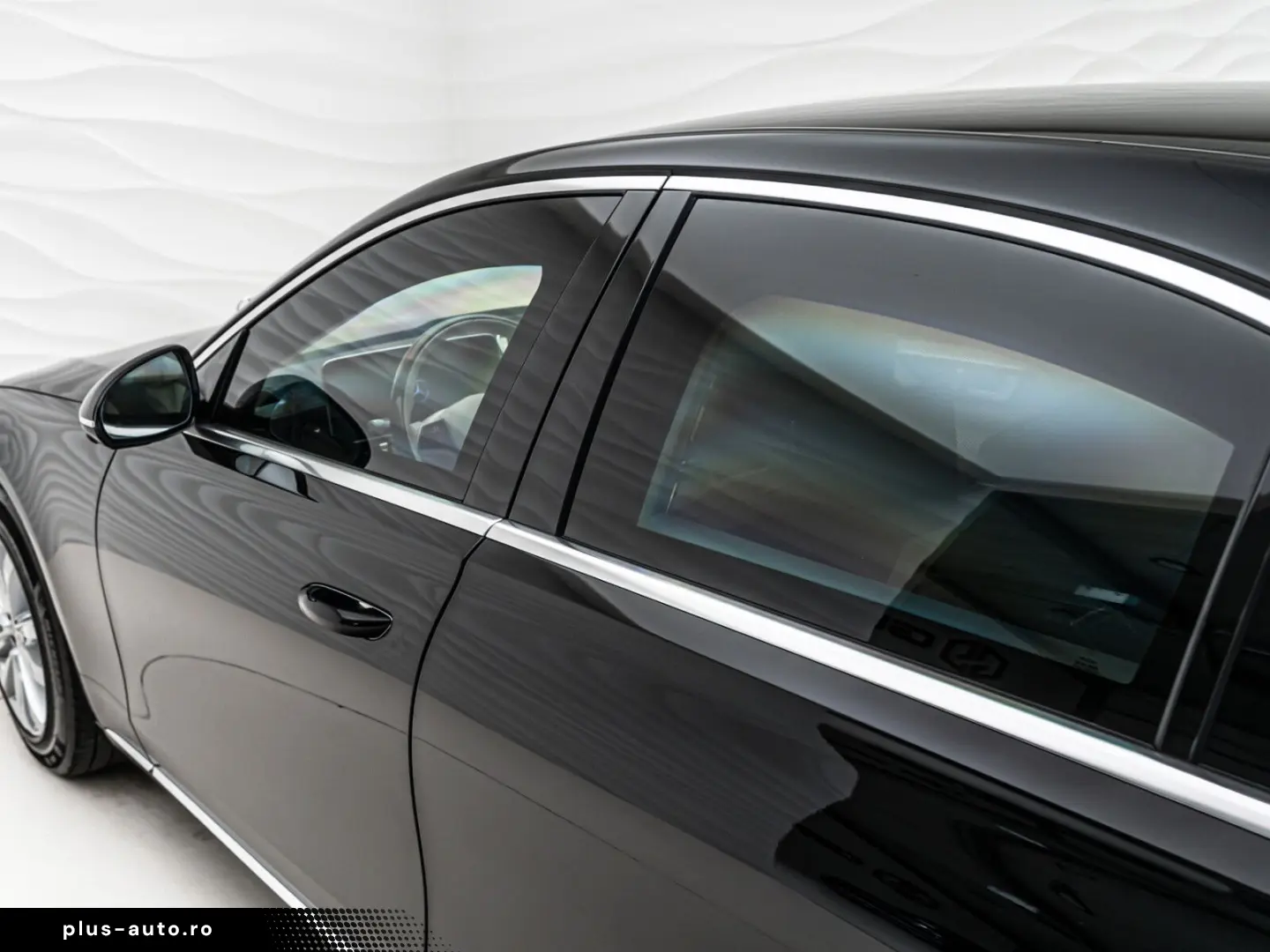 MERCEDES-BENZ S 680 GUARD VR10 4 Seats Fond TV
