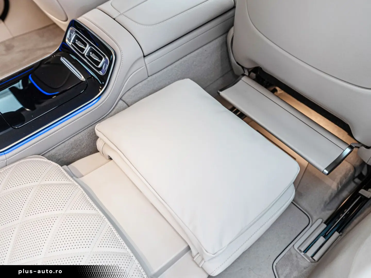 MERCEDES-BENZ S 680 GUARD VR10 4 Seats Fond TV