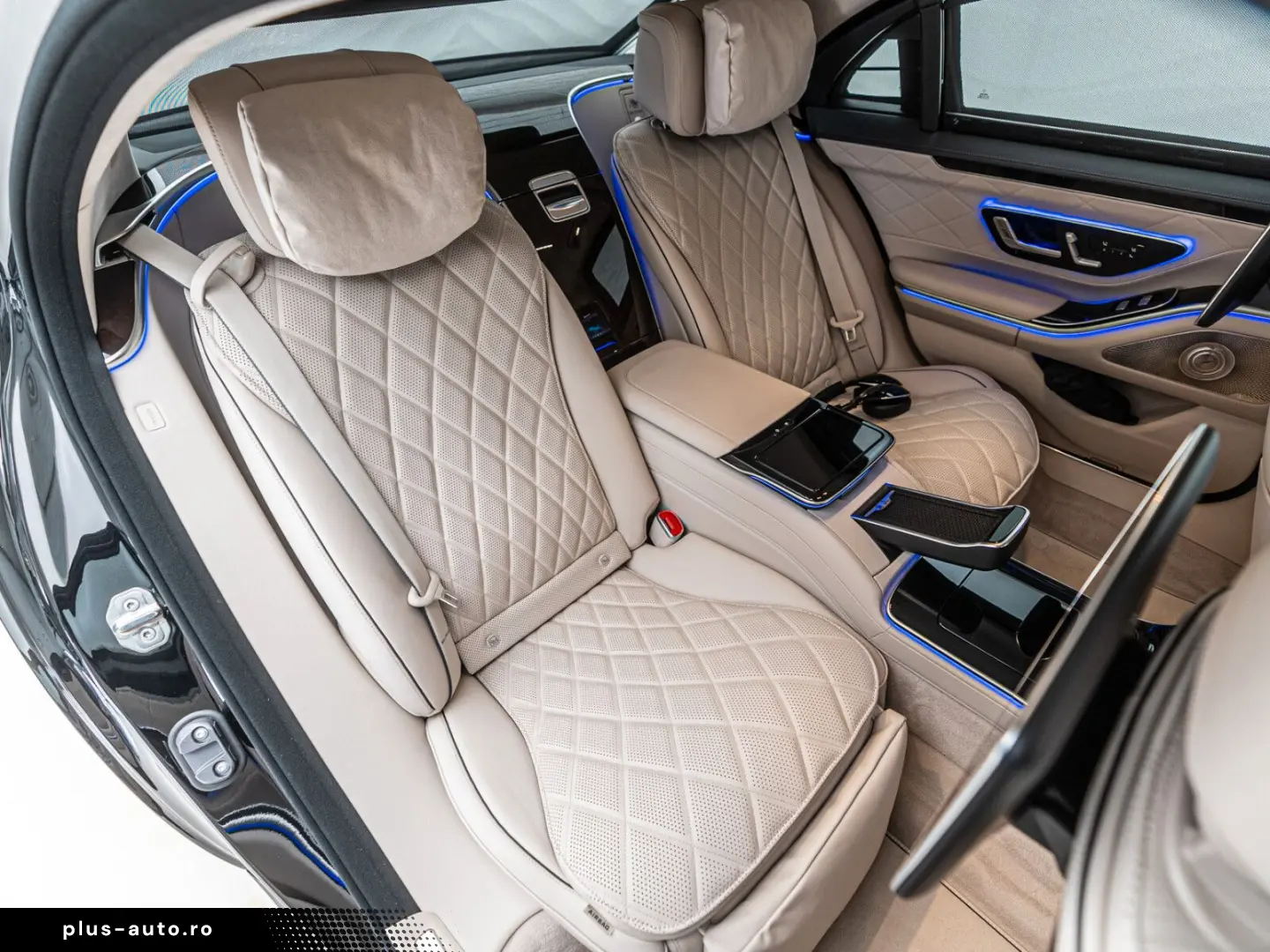 MERCEDES-BENZ S 680 GUARD VR10 4 Seats Fond TV
