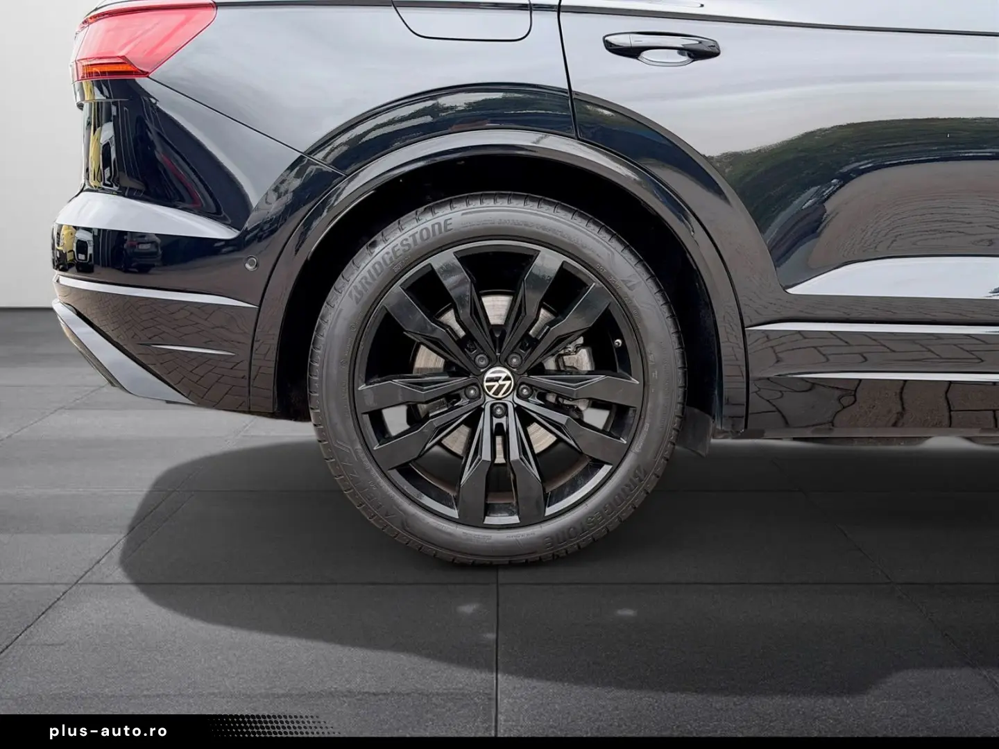 VW TOUAREG 3.0 TSI R-LINE PANO AHK LUFT 360  MATRIX