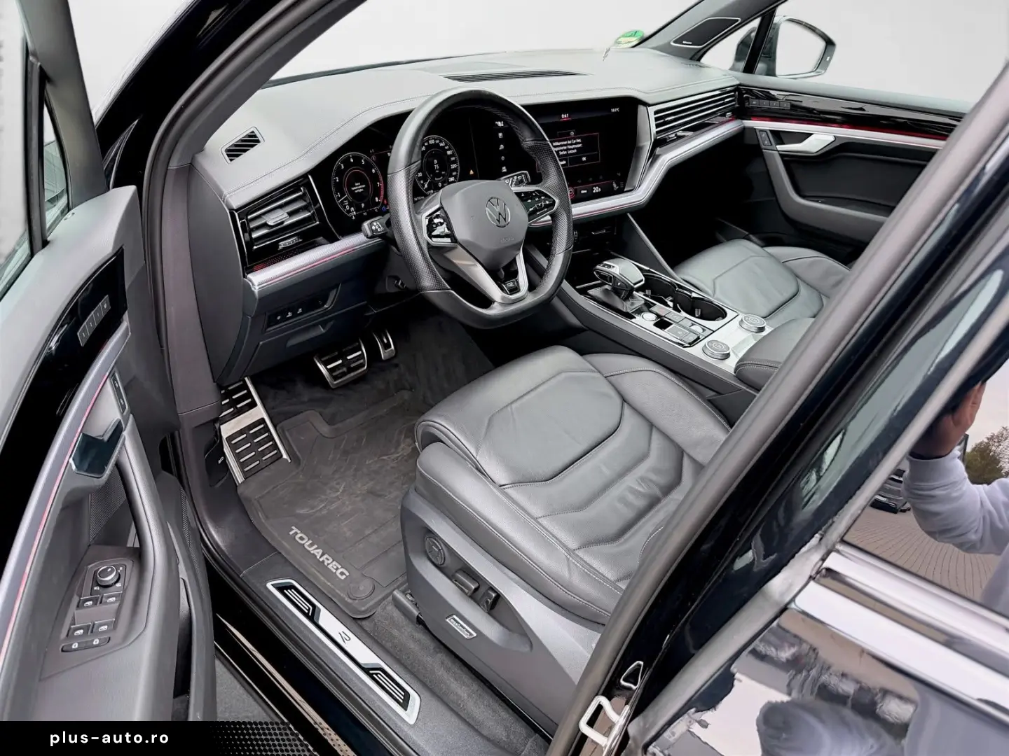 VW TOUAREG 3.0 TSI R-LINE PANO AHK LUFT 360  MATRIX