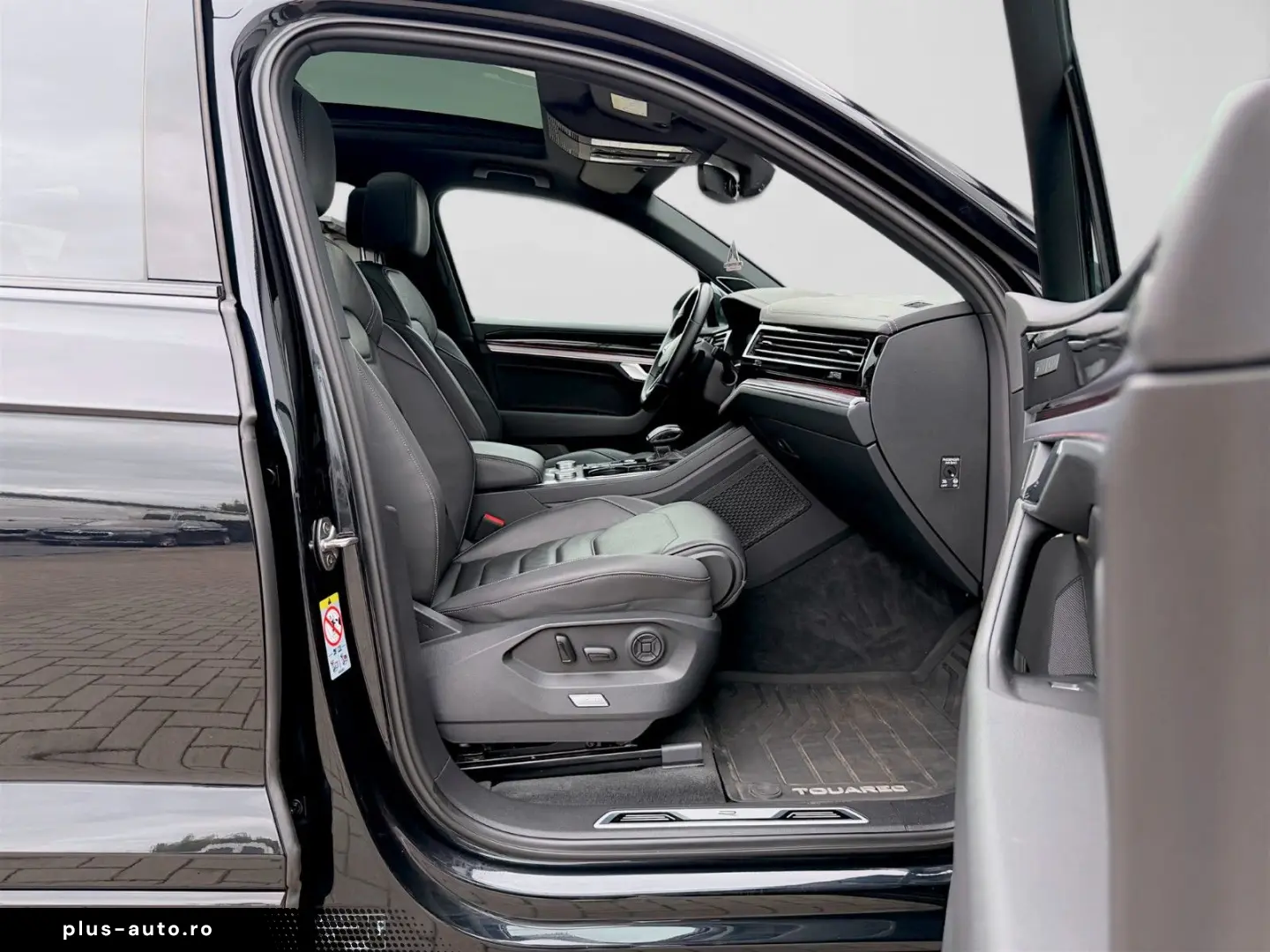 VW TOUAREG 3.0 TSI R-LINE PANO AHK LUFT 360  MATRIX