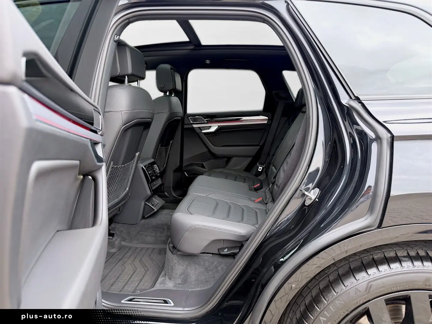 VW TOUAREG 3.0 TSI R-LINE PANO AHK LUFT 360  MATRIX