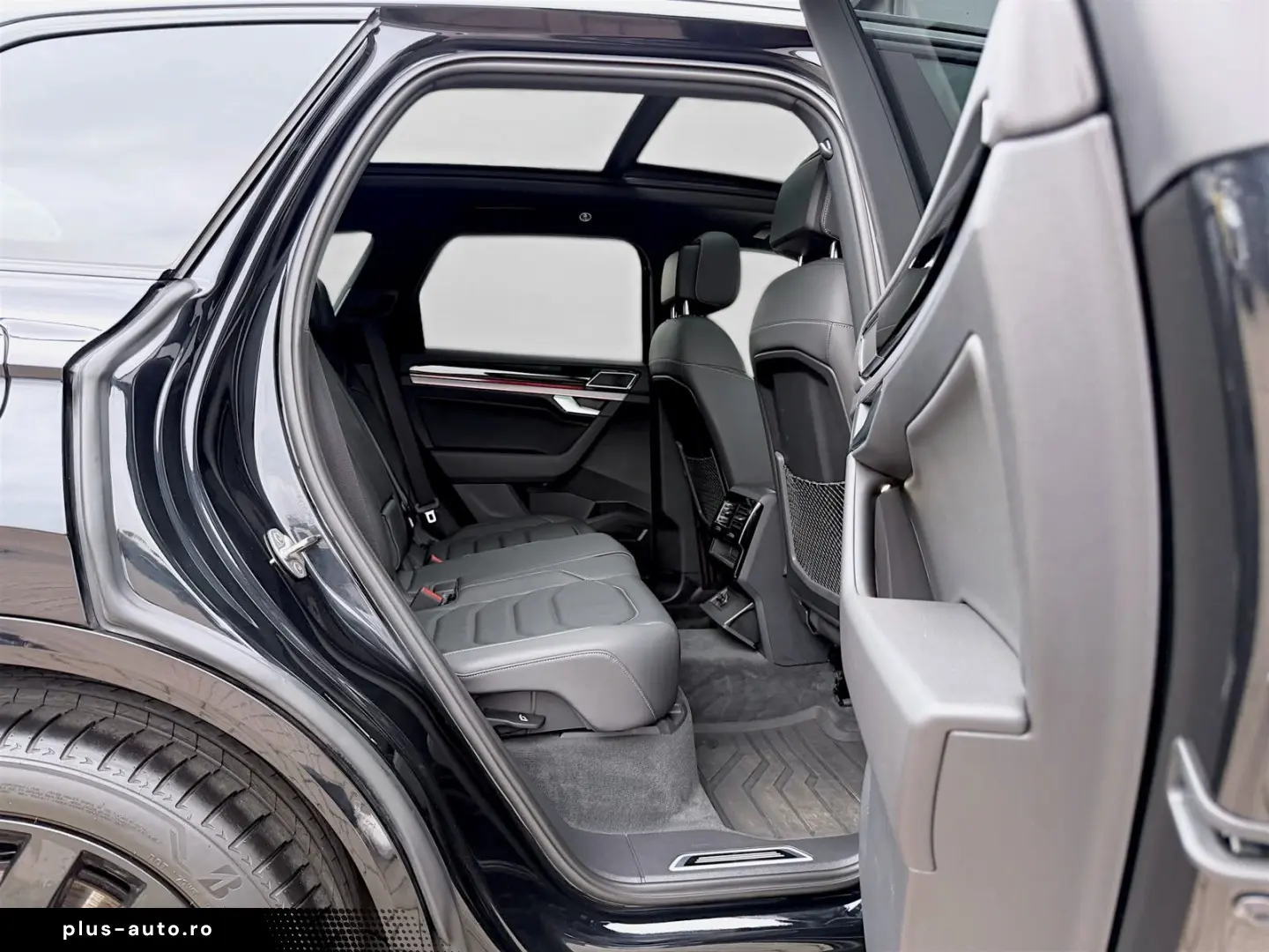 VW TOUAREG 3.0 TSI R-LINE PANO AHK LUFT 360  MATRIX