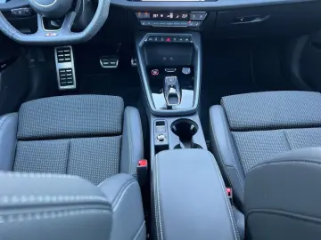 AUDI S3 Limousine 2.0 TFSI quattro S tronic  Matrix