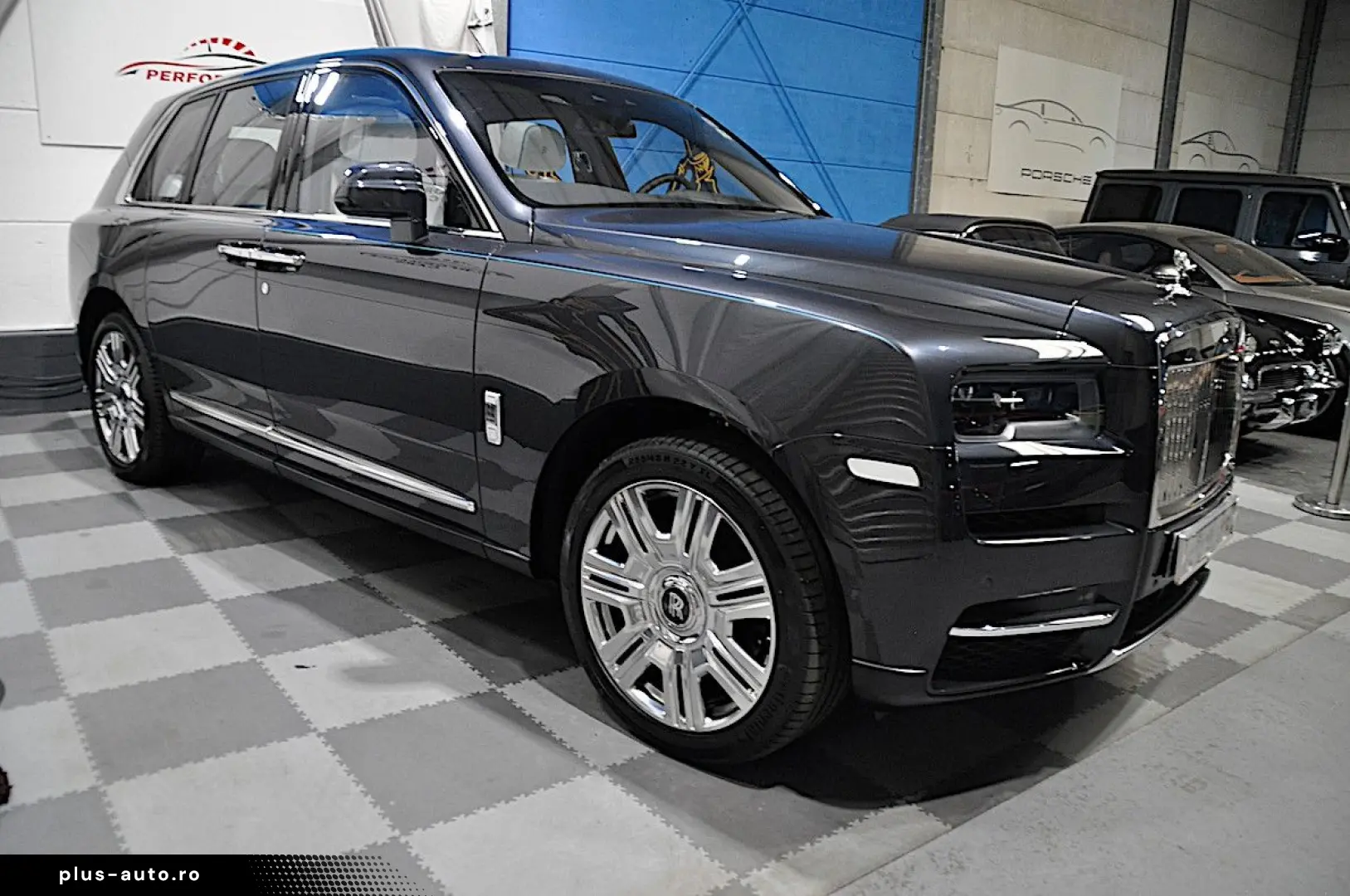 ROLLS ROYCE Cullinan - 4 SITZE-PANORAMA-ENTERTAINMENT