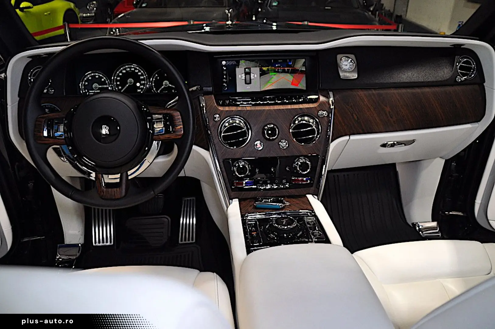 ROLLS ROYCE Cullinan - 4 SITZE-PANORAMA-ENTERTAINMENT