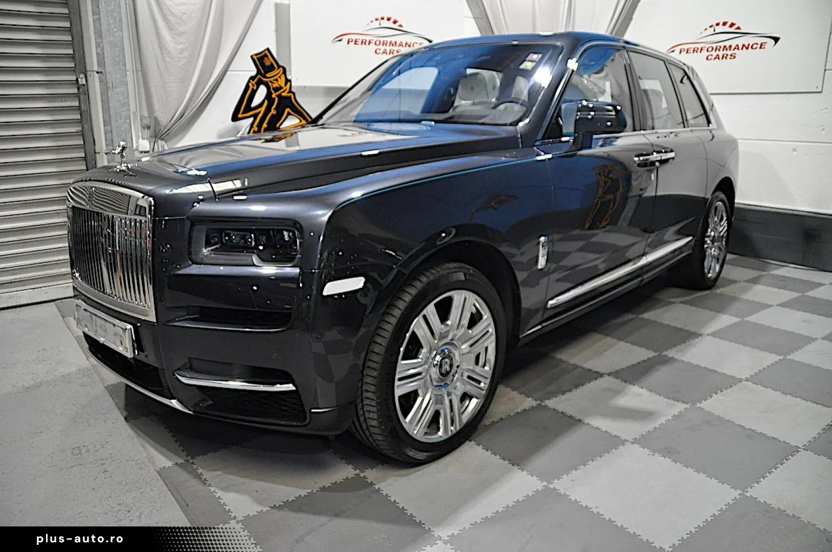 ROLLS ROYCE Cullinan - 4 SITZE-PANORAMA-ENTERTAINMENT