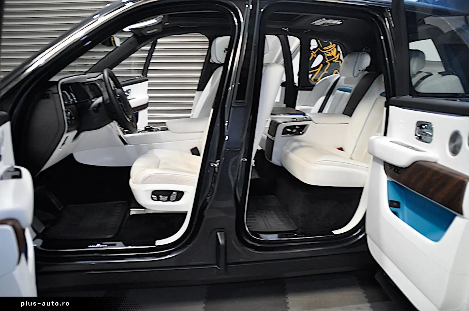 ROLLS ROYCE Cullinan - 4 SITZE-PANORAMA-ENTERTAINMENT