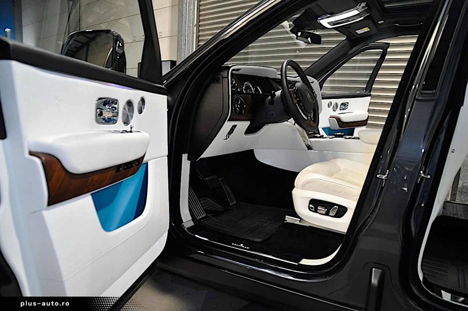ROLLS ROYCE Cullinan - 4 SITZE-PANORAMA-ENTERTAINMENT