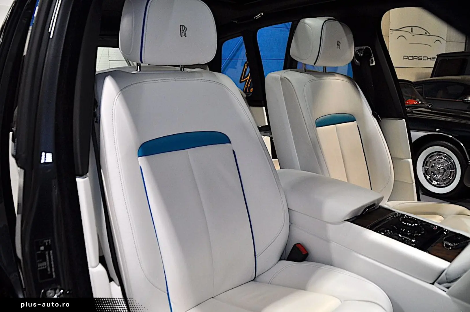 ROLLS ROYCE Cullinan - 4 SITZE-PANORAMA-ENTERTAINMENT
