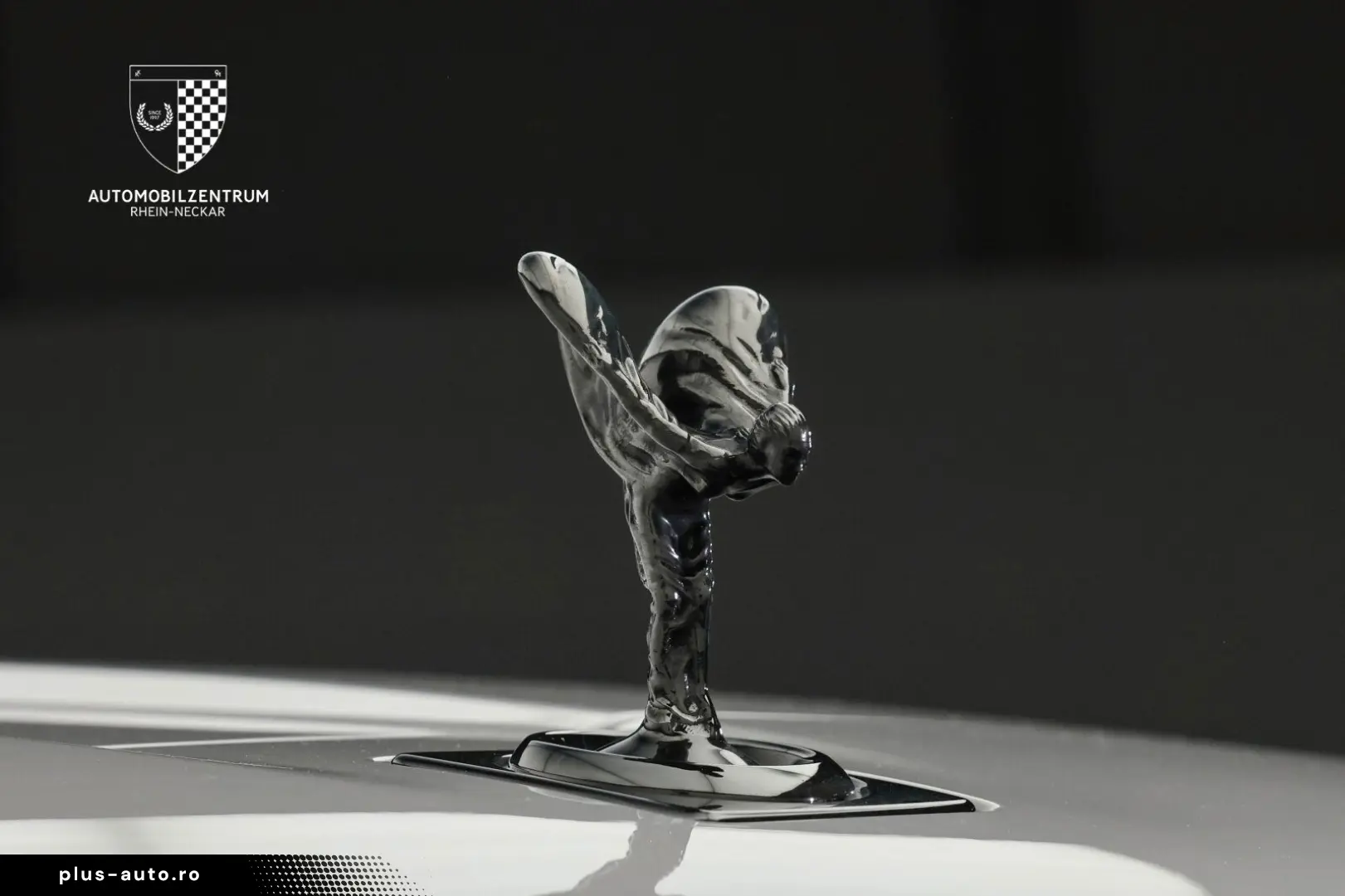ROLLS ROYCE Cullinan Black Badge ImmersiveSeat RearTheatre