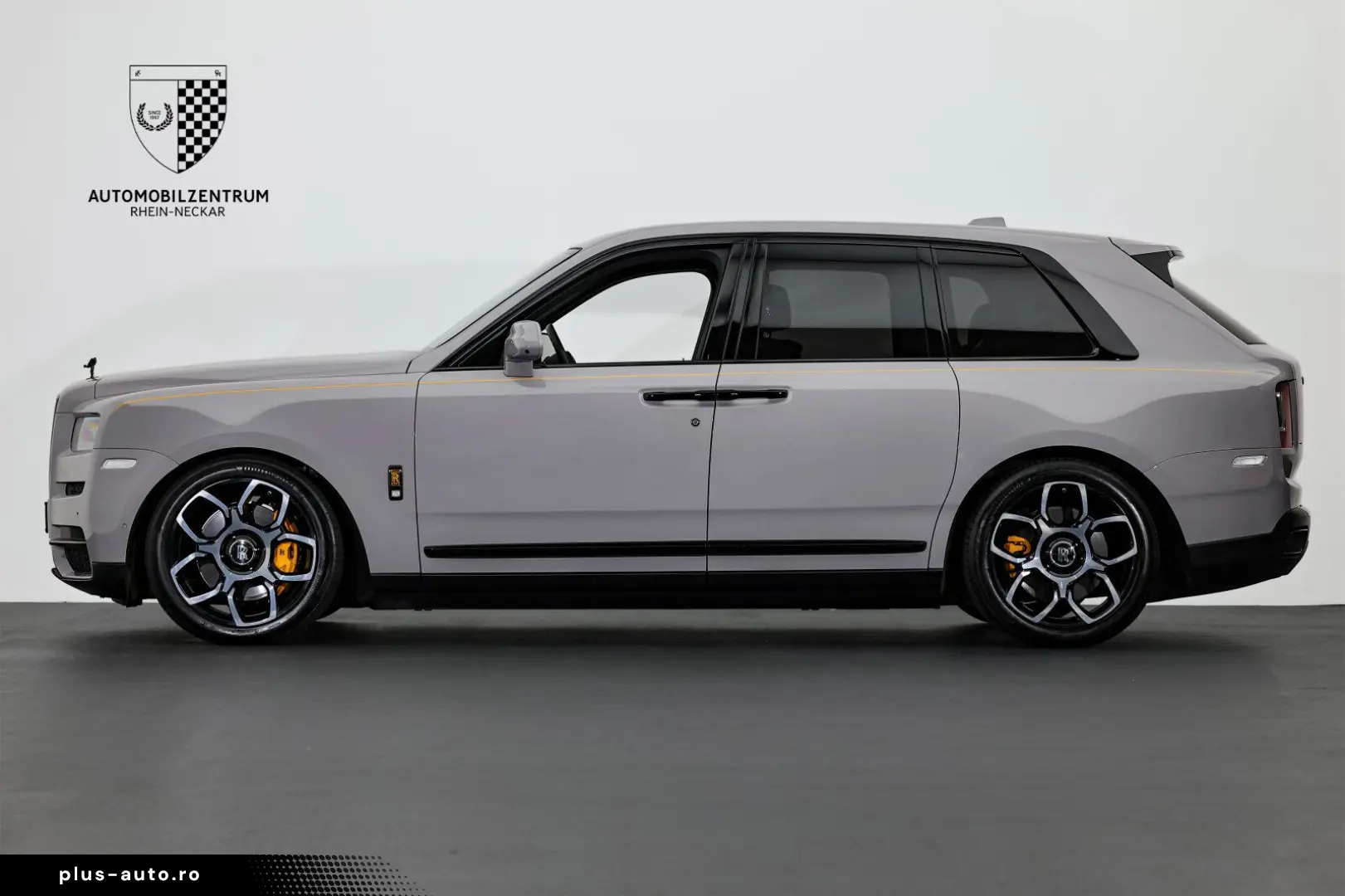 ROLLS ROYCE Cullinan Black Badge ImmersiveSeat RearTheatre