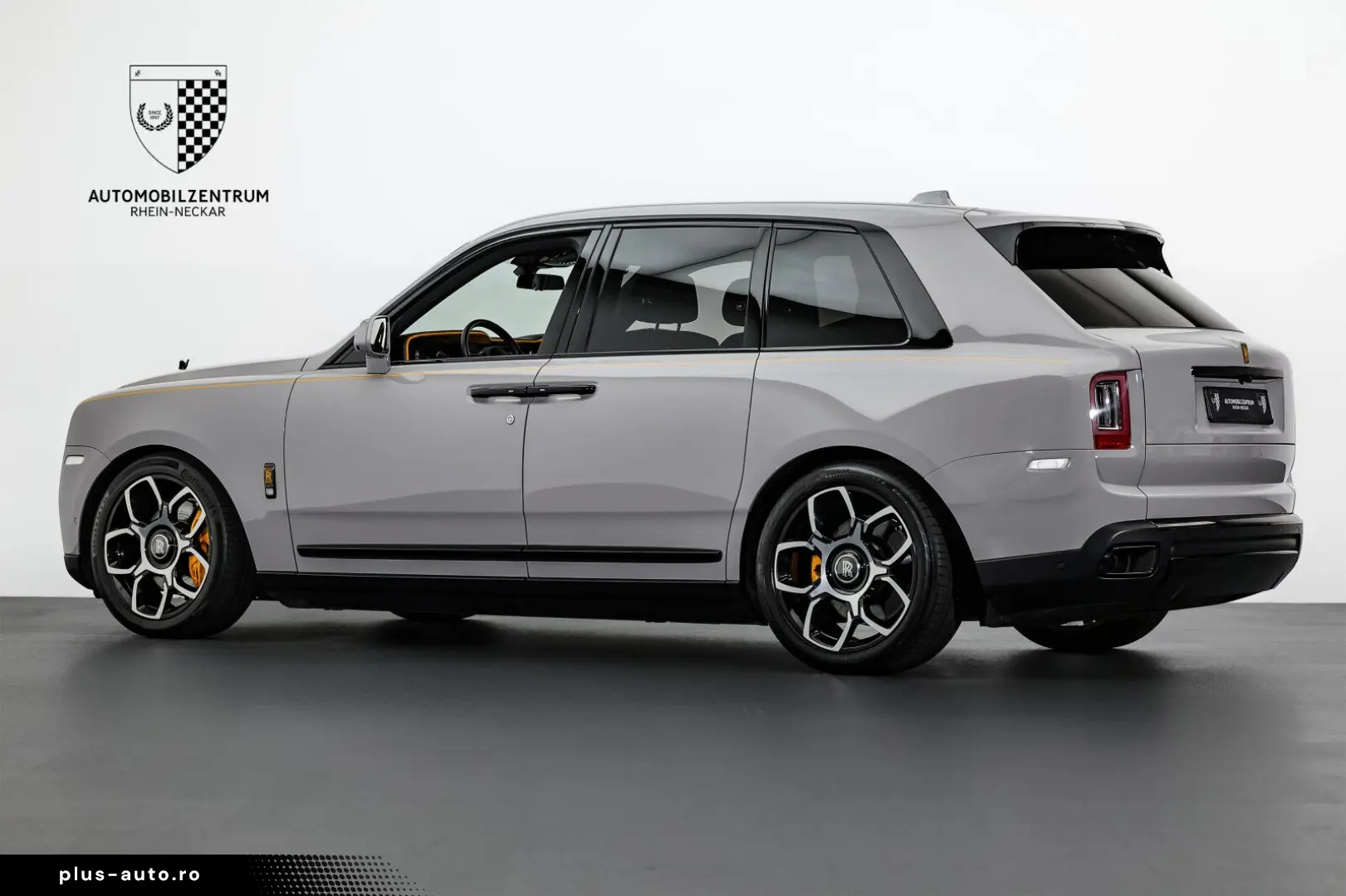 ROLLS ROYCE Cullinan Black Badge ImmersiveSeat RearTheatre
