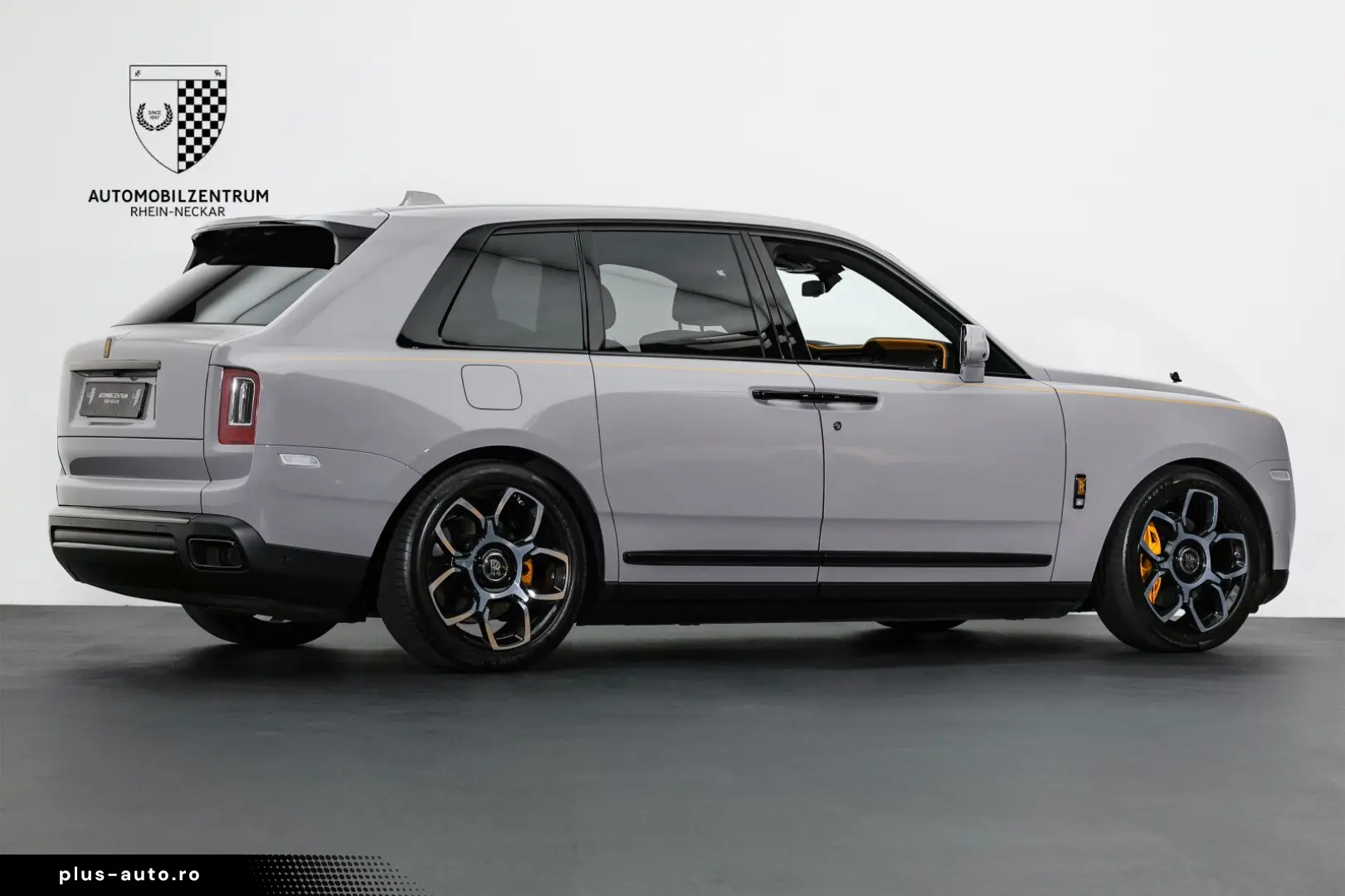 ROLLS ROYCE Cullinan Black Badge ImmersiveSeat RearTheatre