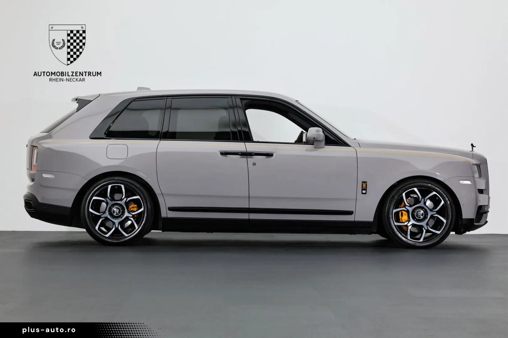 ROLLS ROYCE Cullinan Black Badge ImmersiveSeat RearTheatre