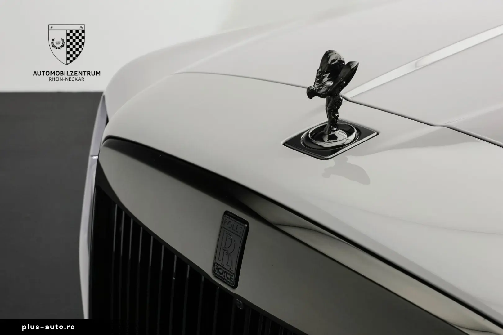 ROLLS ROYCE Cullinan Black Badge ImmersiveSeat RearTheatre