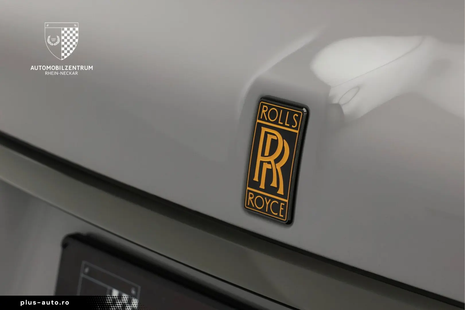 ROLLS ROYCE Cullinan Black Badge ImmersiveSeat RearTheatre