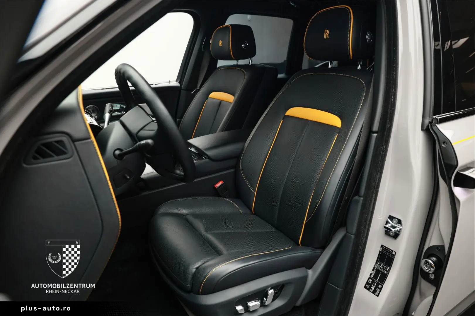 ROLLS ROYCE Cullinan Black Badge ImmersiveSeat RearTheatre
