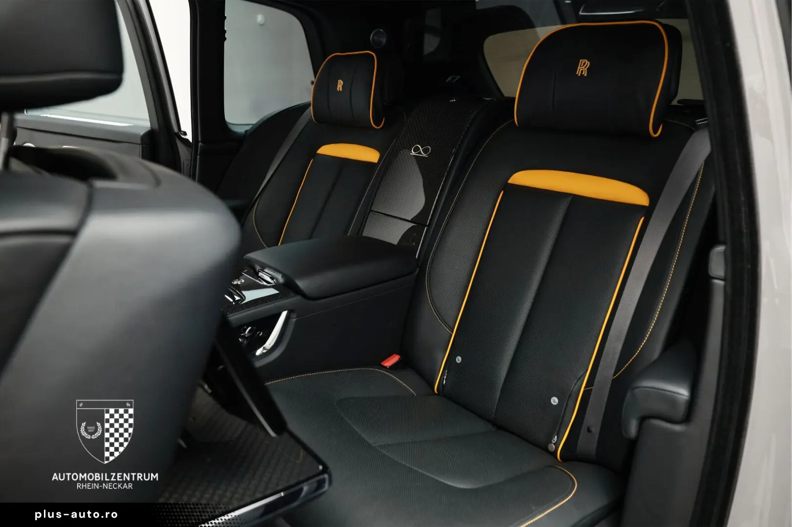ROLLS ROYCE Cullinan Black Badge ImmersiveSeat RearTheatre