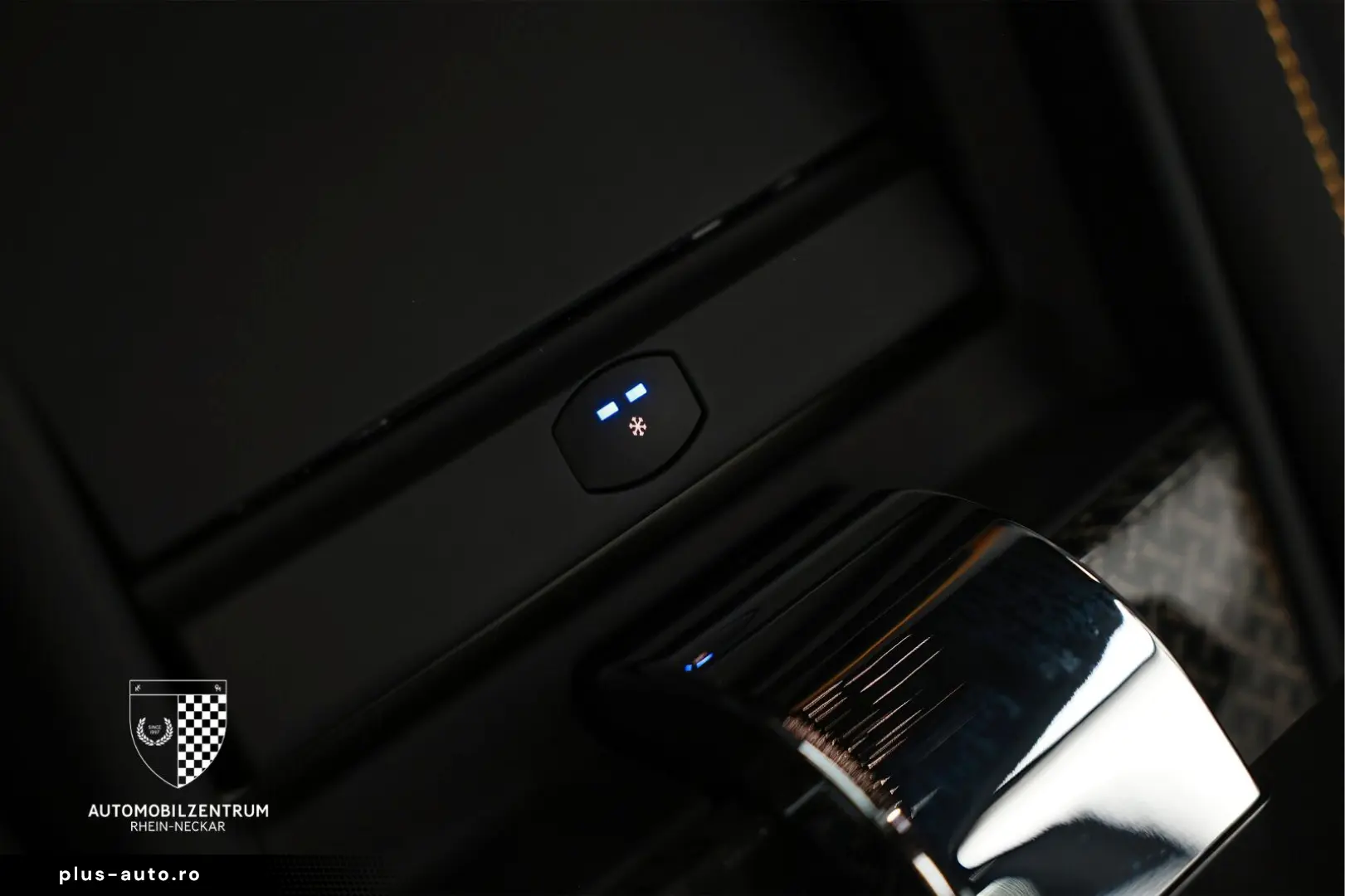 ROLLS ROYCE Cullinan Black Badge ImmersiveSeat RearTheatre