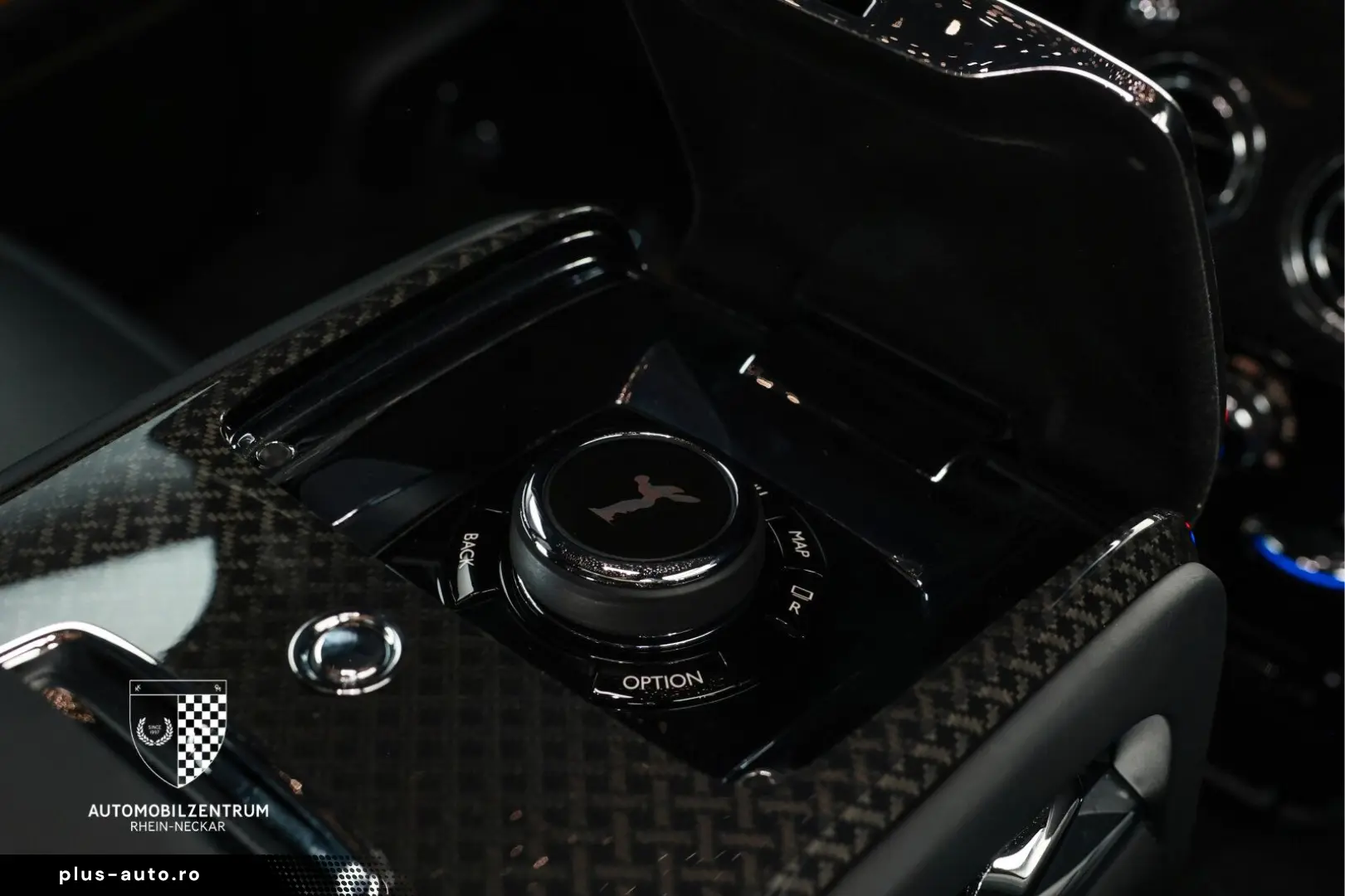 ROLLS ROYCE Cullinan Black Badge ImmersiveSeat RearTheatre