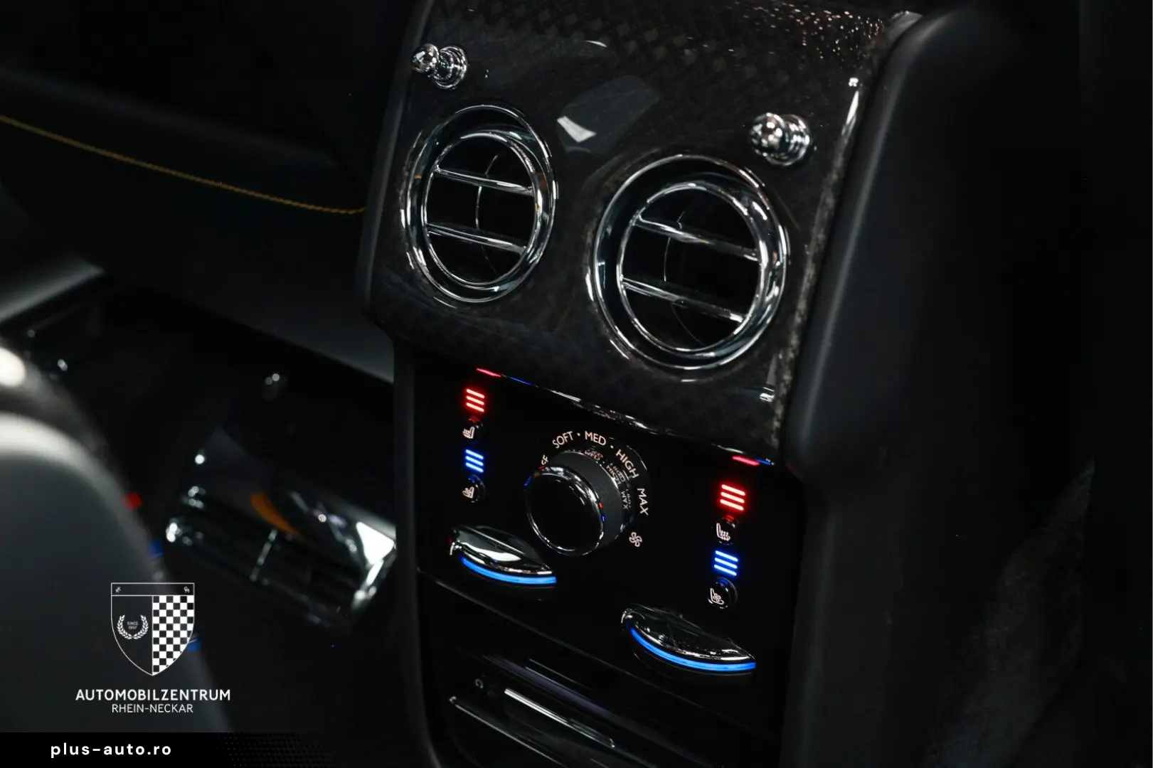 ROLLS ROYCE Cullinan Black Badge ImmersiveSeat RearTheatre