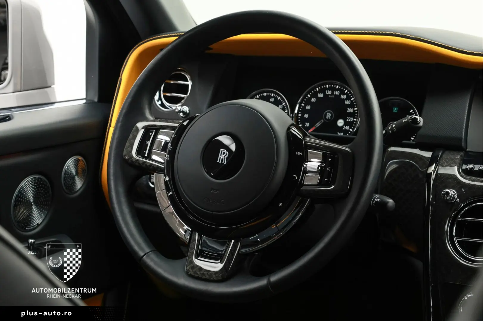 ROLLS ROYCE Cullinan Black Badge ImmersiveSeat RearTheatre
