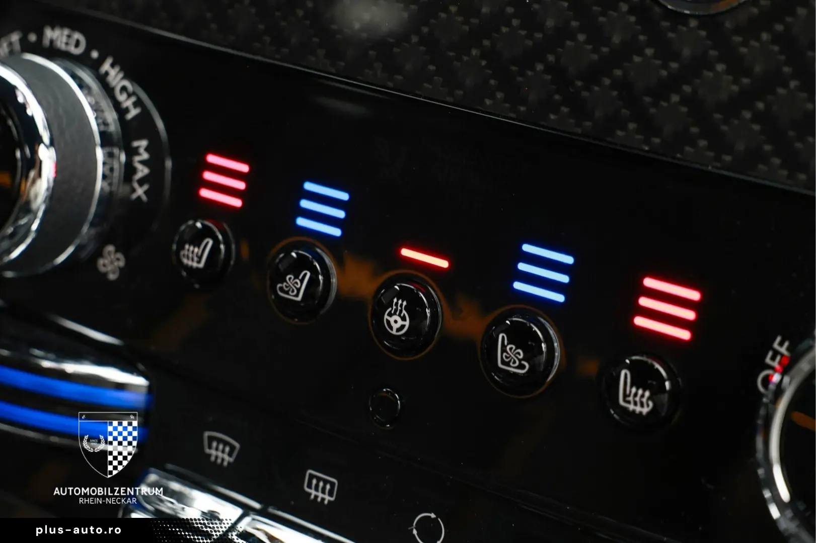 ROLLS ROYCE Cullinan Black Badge ImmersiveSeat RearTheatre