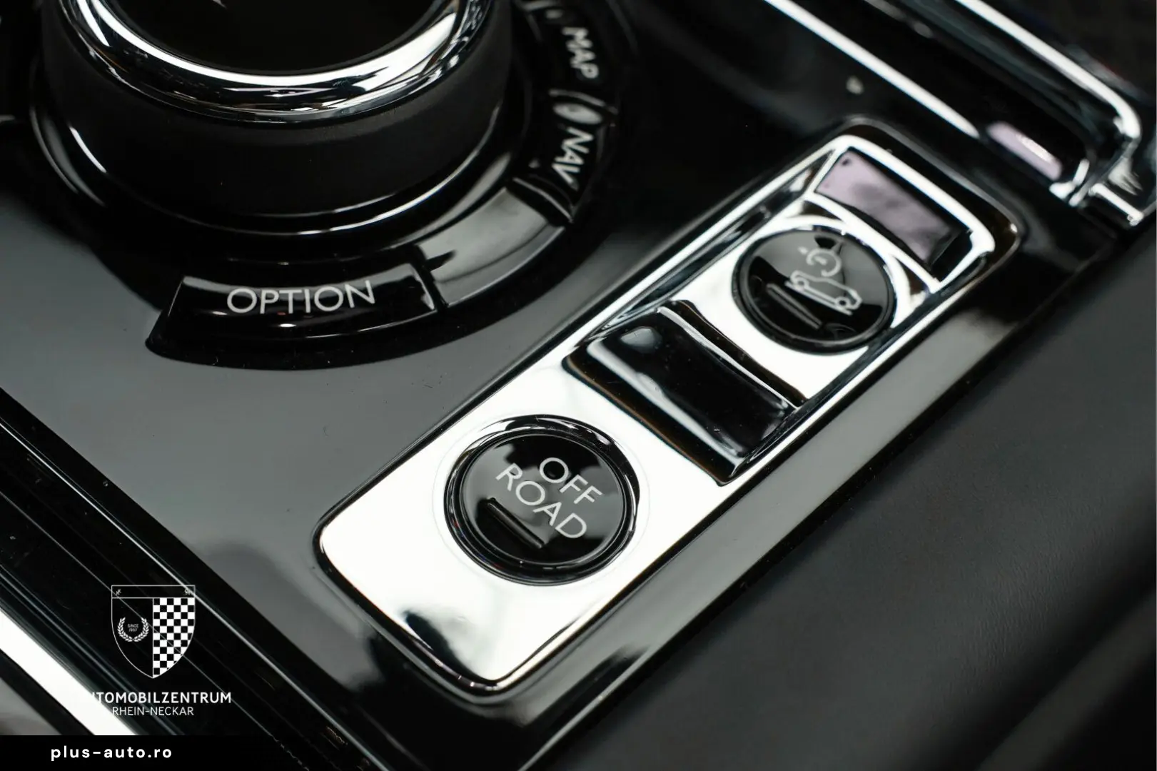 ROLLS ROYCE Cullinan Black Badge ImmersiveSeat RearTheatre